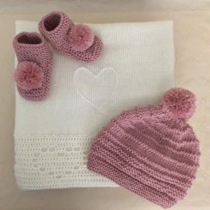 Coffret Cadeau de Naissance Couverture Bonnet Chaussons Nouveau né CALIN – Blanc