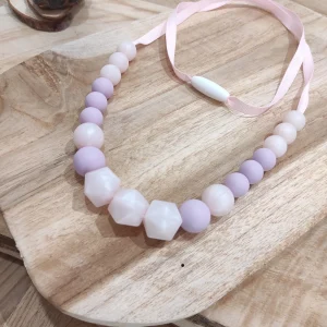 Collier d’allaitement lilas