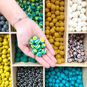 Lot de 10 perles nuance de vert 12mm